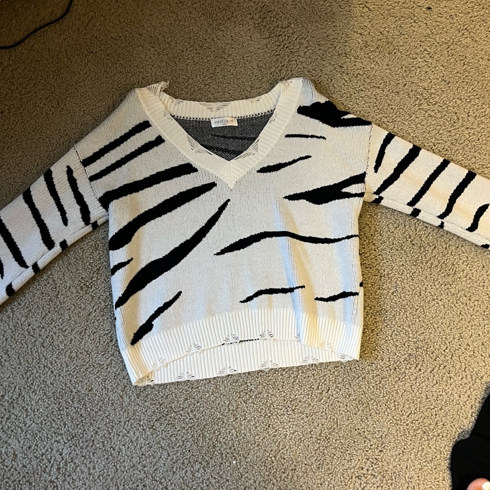 Vestique zebra sweater size small